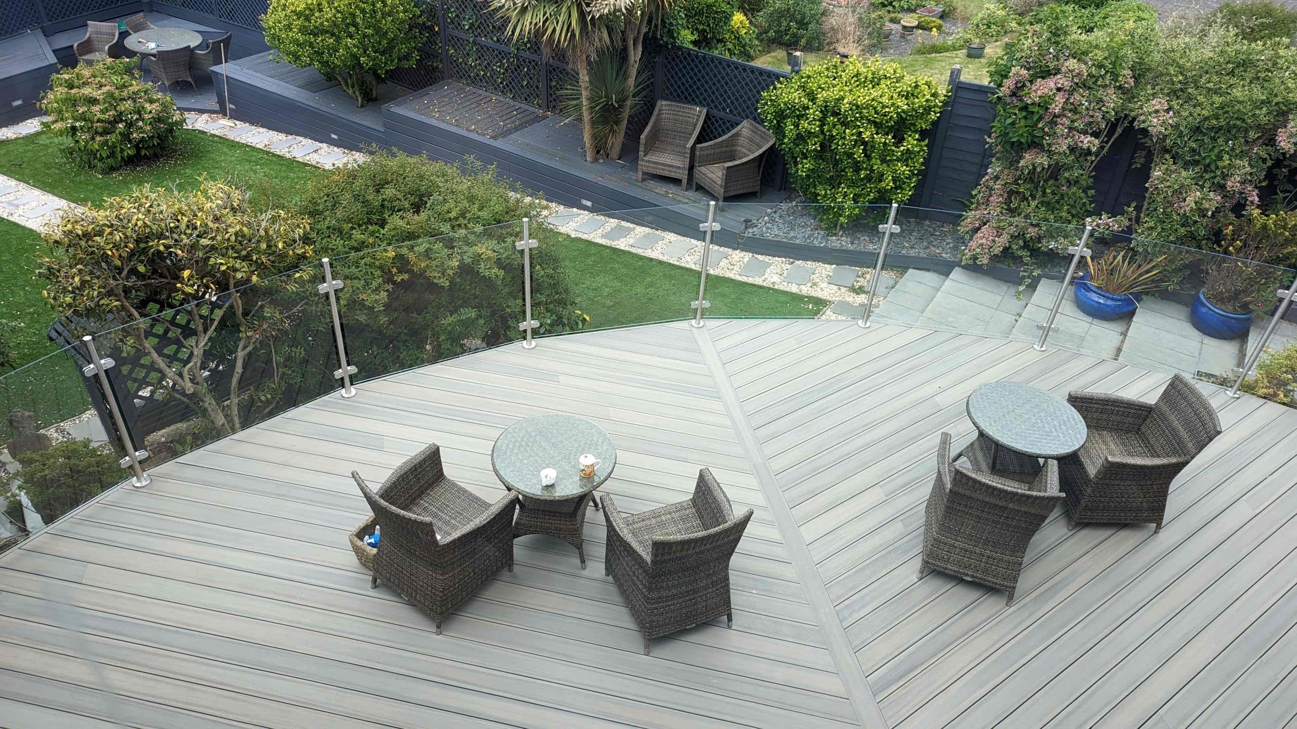 Curved Deck glass balustrade without handrail