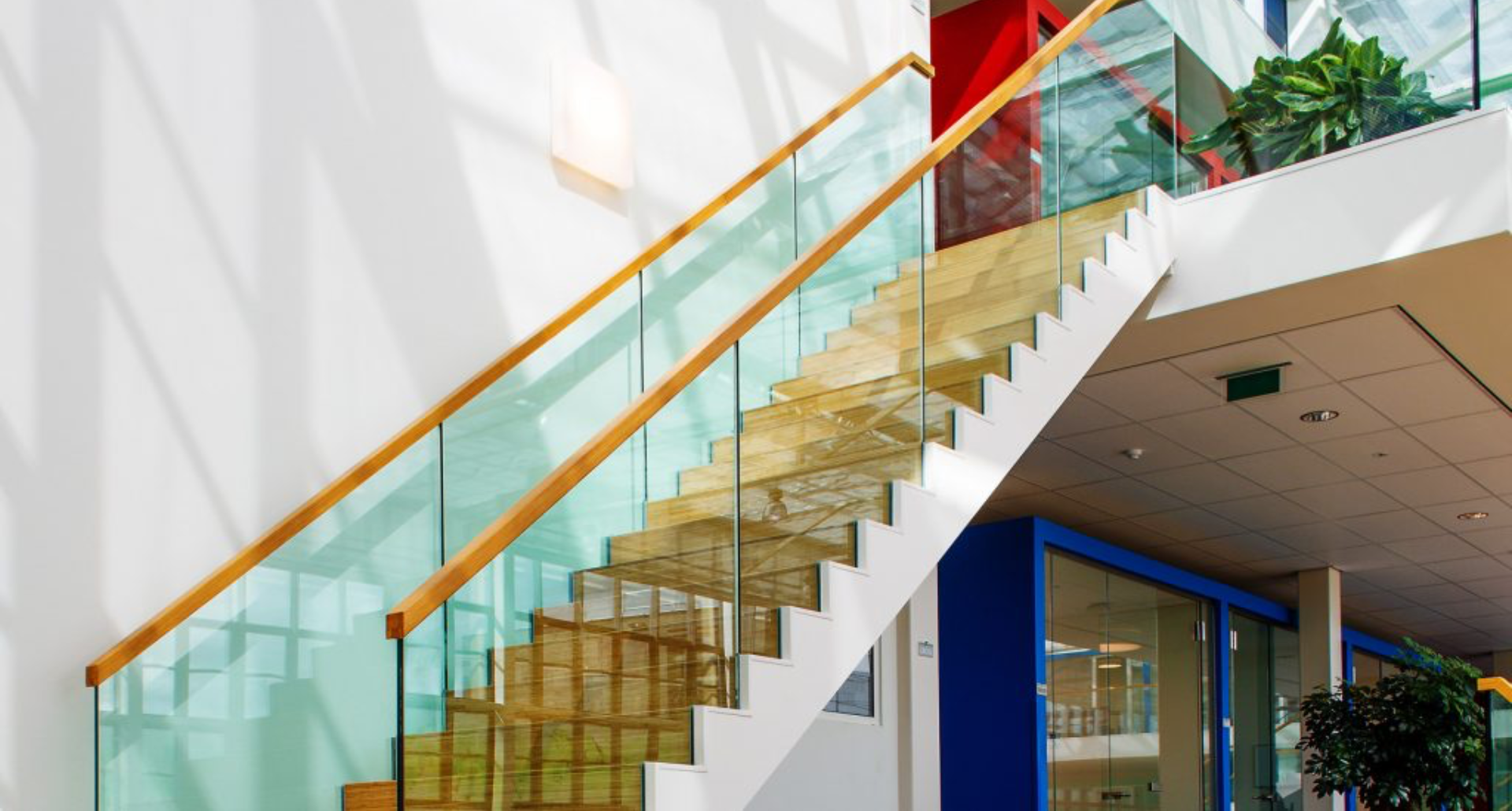 Glass balustrade kits for staircases