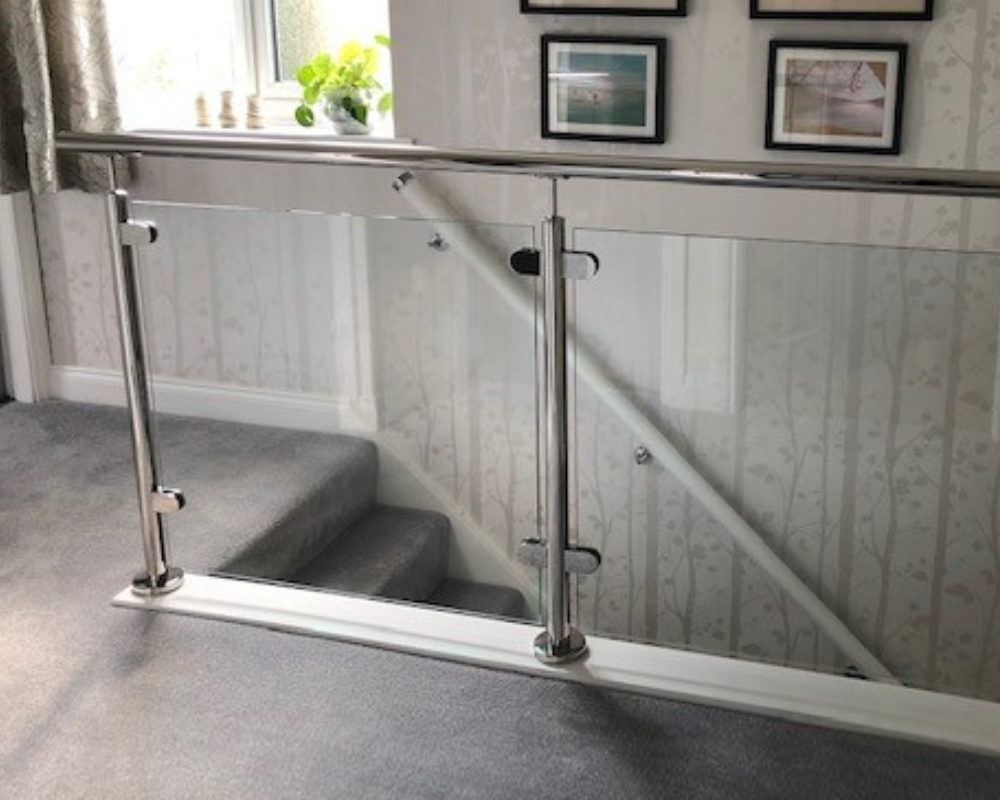 Stainless steel posts with handrail